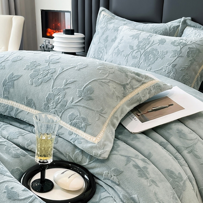 91家纺网 家纺一手货源 找家纺 妮恒美家纺 2025新款10斤床盖款牛奶绒四件套（控价最低价不得低于198） 床盖款-浅灰绿