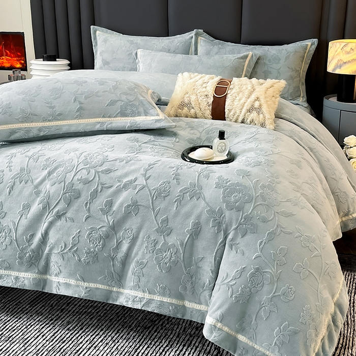 91家纺网 家纺一手货源 找家纺 妮恒美家纺 2025新款10斤床盖款牛奶绒四件套（控价最低价不得低于198） 床盖款-浅灰绿
