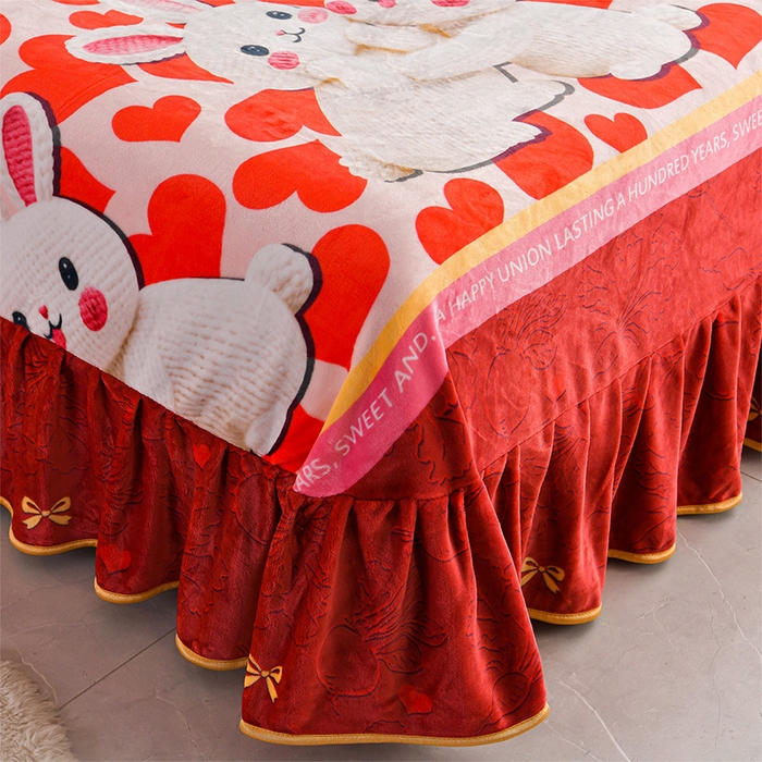 91家纺网 家纺一手货源 找家纺  妮恒美 2025新款牛奶绒印花床裙款四件套法莱绒四件套珊瑚金貂绒四件套 爱心兔兔