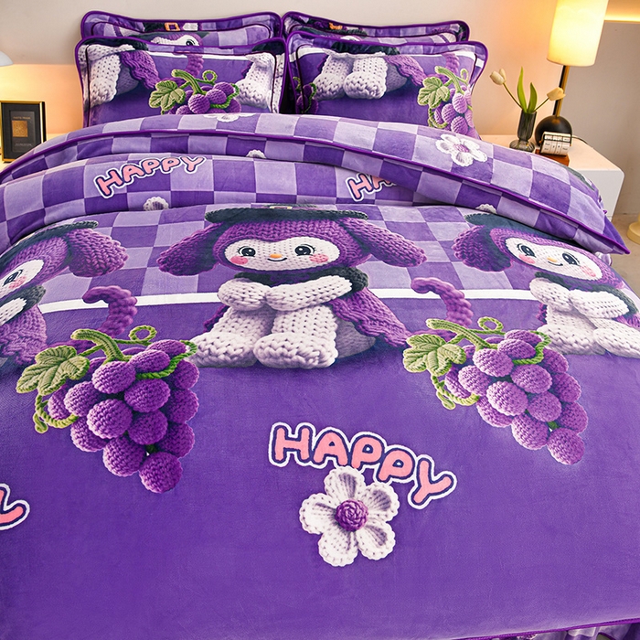 91家纺网 家纺一手货源 找家纺  妮恒美 2025新款牛奶绒印花床裙款四件套法莱绒四件套珊瑚金貂绒四件套 潮牌库洛