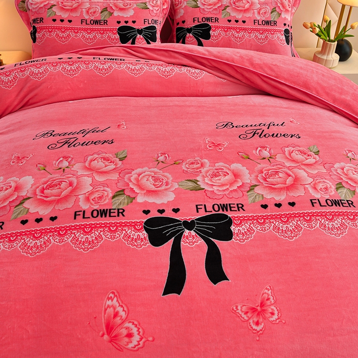 91家纺网 家纺一手货源 找家纺 妮恒美 2025新款牛奶绒印花床裙款四件套法莱绒四件套珊瑚金貂绒四件套 粉恋