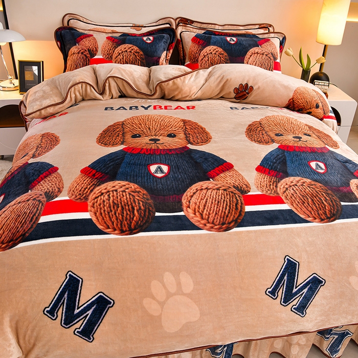 91家纺网 家纺一手货源 找家纺 妮恒美 2025新款牛奶绒印花床裙款四件套法莱绒四件套珊瑚金貂绒四件套 酷酷熊