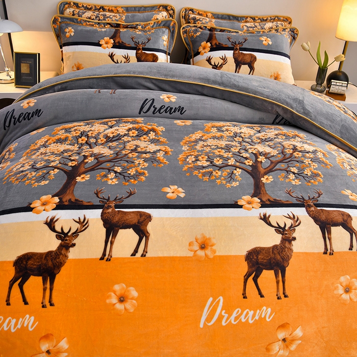 91家纺网 家纺一手货源 找家纺  妮恒美 2025新款牛奶绒印花床裙款四件套法莱绒四件套珊瑚金貂绒四件套 麋鹿森林