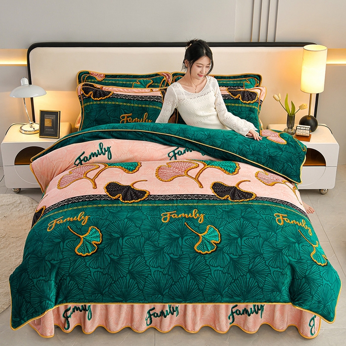 91家纺网 家纺一手货源 找家纺  妮恒美 2025新款牛奶绒印花床裙款四件套法莱绒四件套珊瑚金貂绒四件套 三生有杏