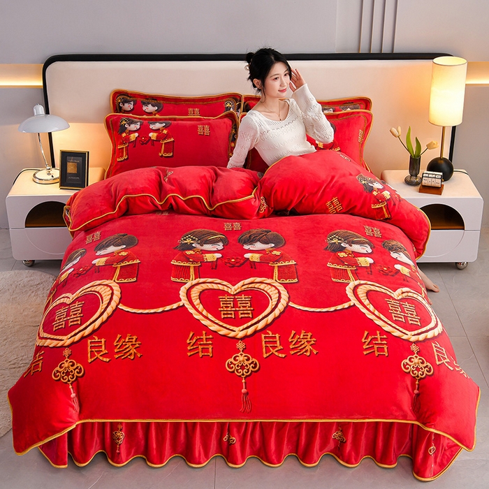 91家纺网 家纺一手货源 找家纺  妮恒美 2025新款牛奶绒印花床裙款四件套法莱绒四件套珊瑚金貂绒四件套 喜结良缘