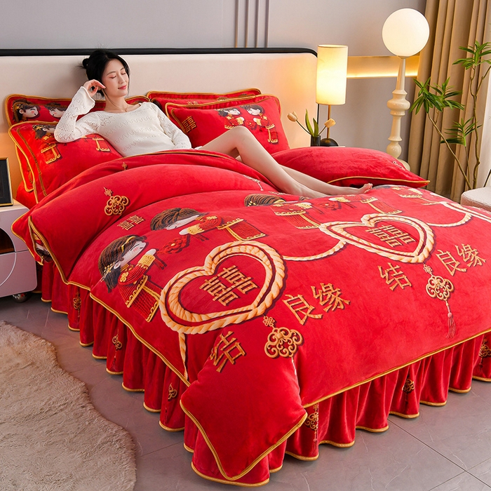 91家纺网 家纺一手货源 找家纺  妮恒美 2025新款牛奶绒印花床裙款四件套法莱绒四件套珊瑚金貂绒四件套 喜结良缘