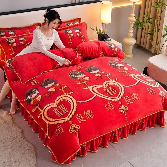 91家纺网 家纺一手货源 找家纺  妮恒美 2025新款牛奶绒印花床裙款四件套法莱绒四件套珊瑚金貂绒四件套 喜结良缘