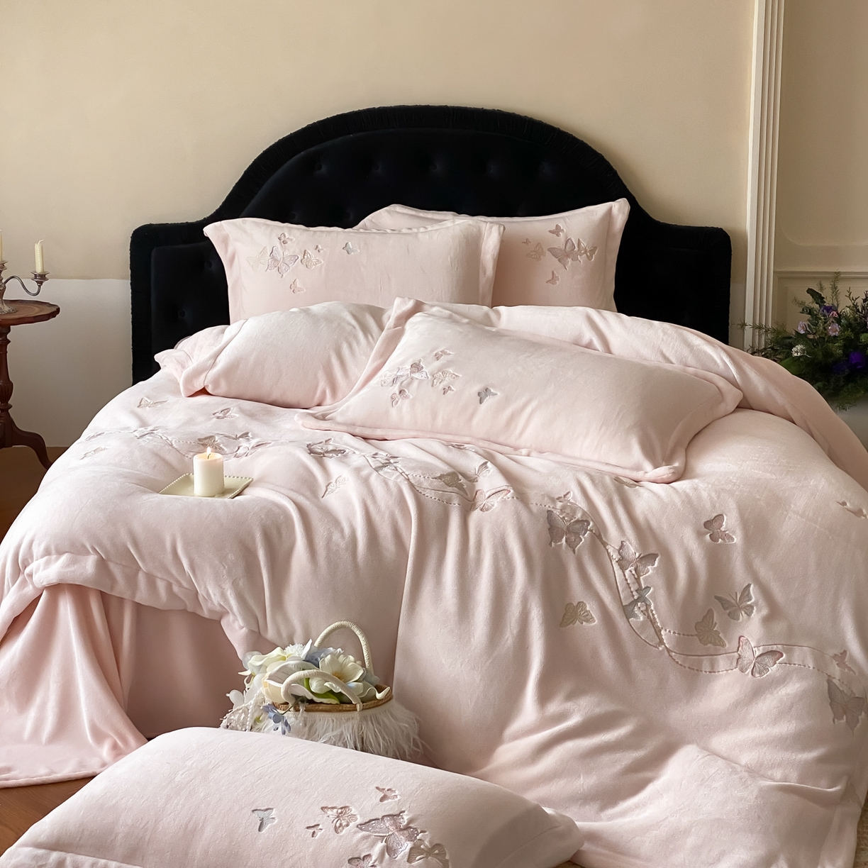 91家纺网 家纺一手货源 找家纺 （总）云栖家居 2025秋冬新款加厚纯色刺绣牛奶绒四件套-福蝶多多