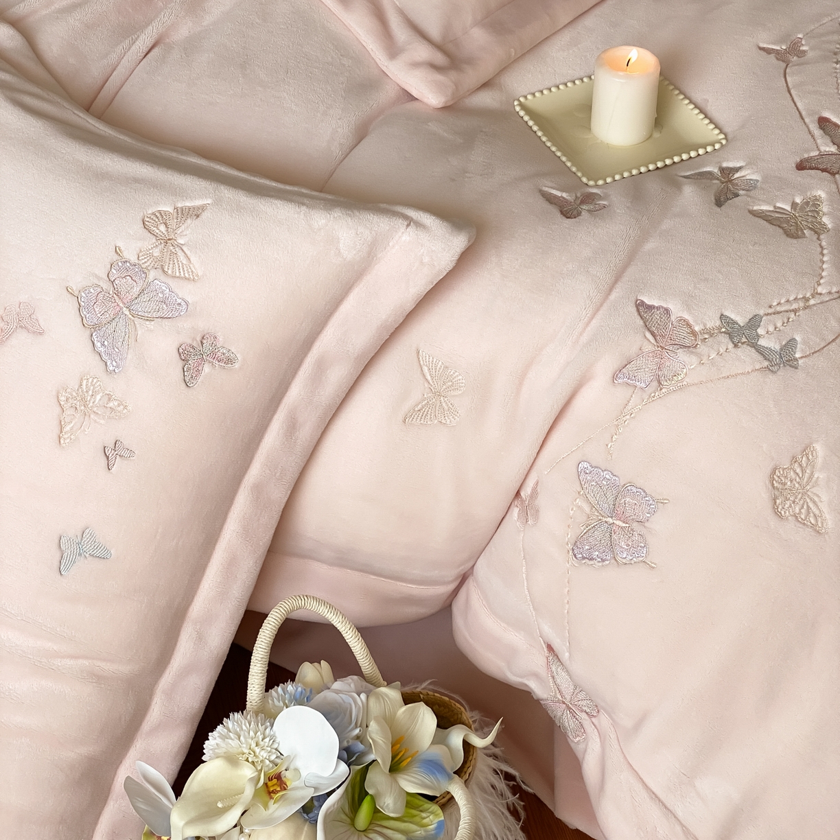 91家纺网 家纺一手货源 找家纺 云栖家居 2025秋冬新款加厚纯色刺绣牛奶绒四件套-福蝶多多 福蝶多多-粉