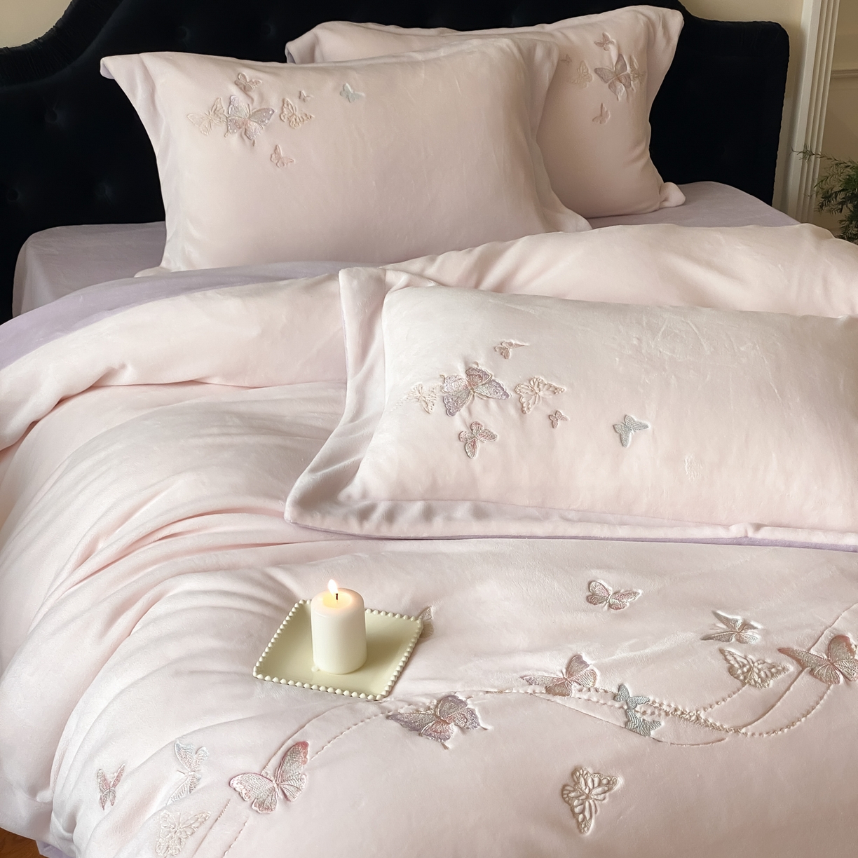 91家纺网 家纺一手货源 找家纺 云栖家居 2025秋冬新款加厚纯色刺绣牛奶绒四件套-福蝶多多 福蝶多多-紫