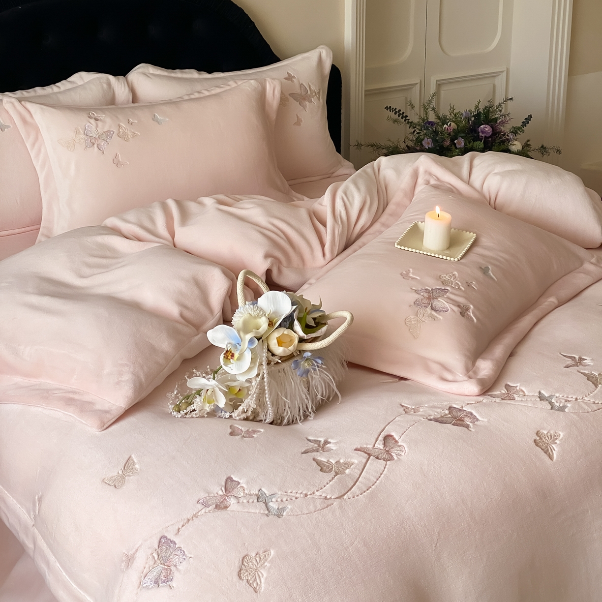 91家纺网 家纺一手货源 找家纺 云栖家居 2025秋冬新款加厚纯色刺绣牛奶绒四件套-福蝶多多 福蝶多多-粉