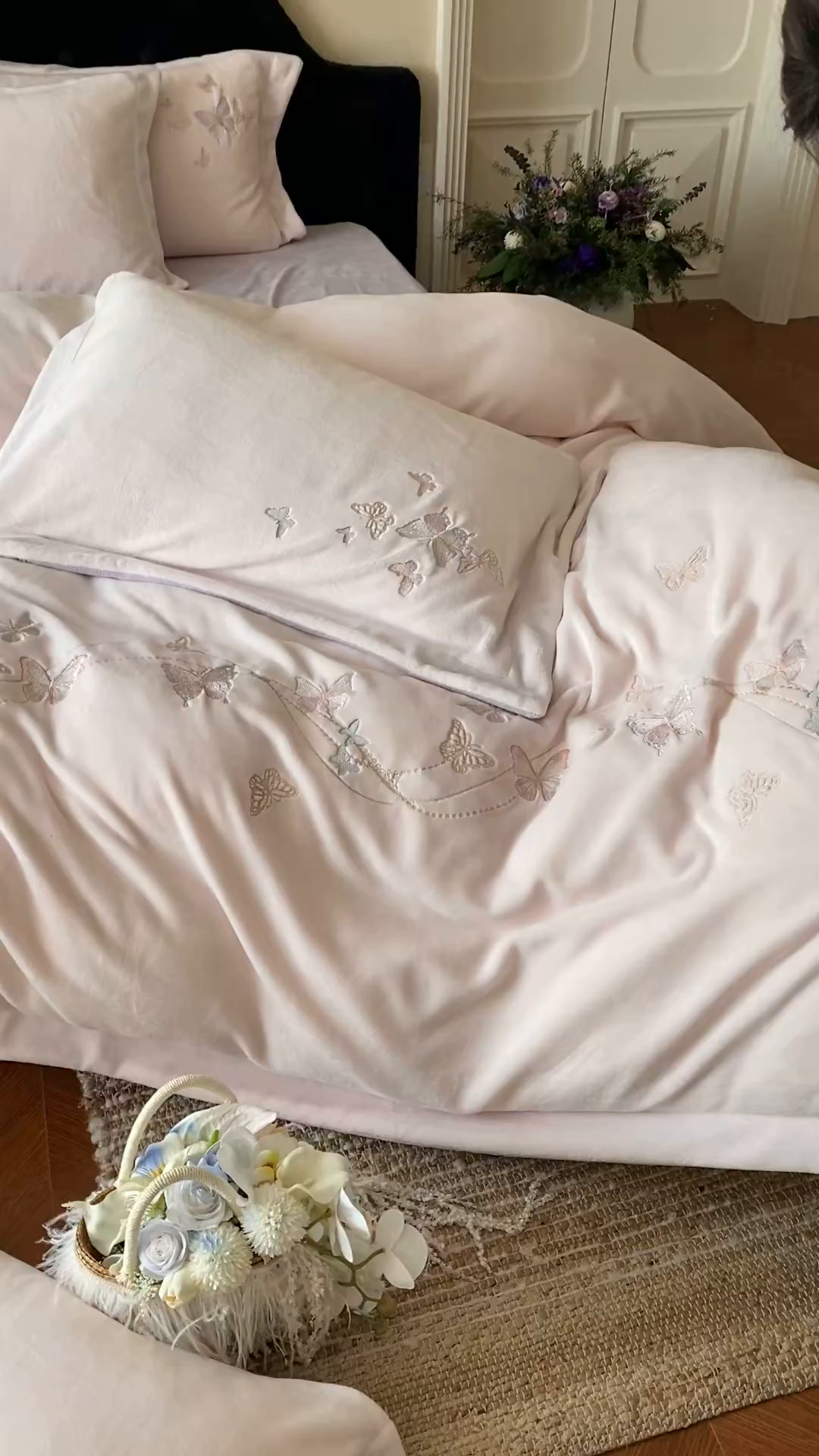 91家纺网 家纺一手货源 找家纺 云栖家居 2025秋冬新款加厚纯色刺绣牛奶绒四件套-福蝶多多 福蝶多多-紫