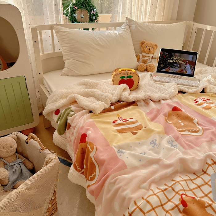 91家纺网 家纺一手货源 找家纺 桃子家居 2025新款A类ins圣诞新年秋冬限定款加厚牛奶绒羊羔绒毛毯多功能毯 绒毛毯-MT小腊肠