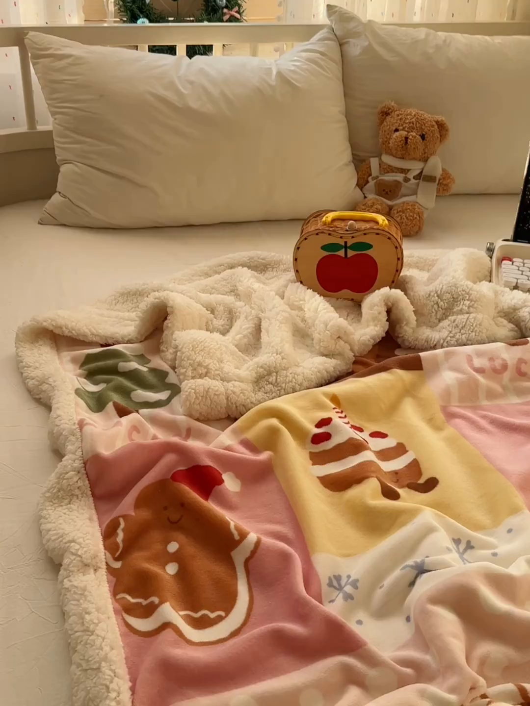 91家纺网 家纺一手货源 找家纺 桃子家居 2025新款A类ins圣诞新年秋冬限定款加厚牛奶绒羊羔绒毛毯多功能毯 绒毛毯-MT小腊肠