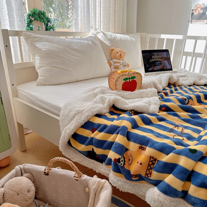 91家纺网 家纺一手货源 找家纺 桃子家居 2025新款A类ins圣诞新年秋冬限定款加厚牛奶绒羊羔绒毛毯多功能毯 绒毛毯-MT圣诞雪人蓝