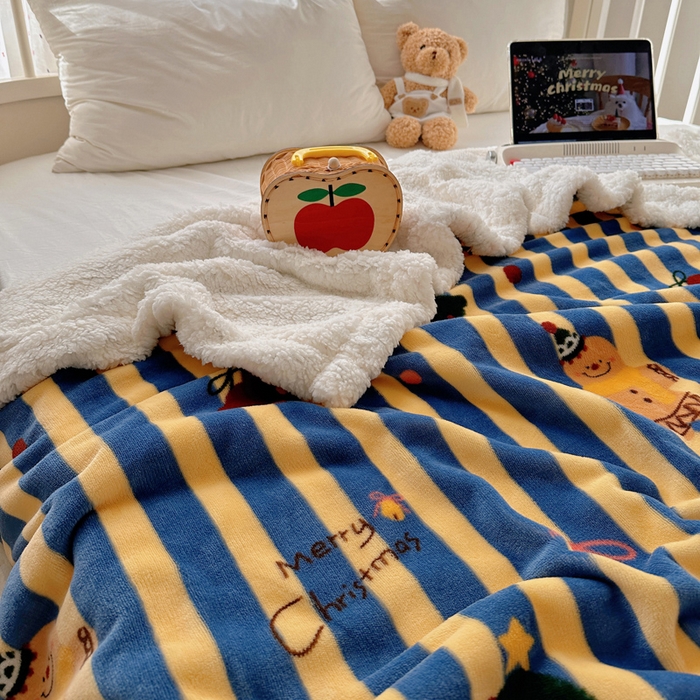 91家纺网 家纺一手货源 找家纺 桃子家居 2025新款A类ins圣诞新年秋冬限定款加厚牛奶绒羊羔绒毛毯多功能毯 绒毛毯-MT圣诞雪人蓝
