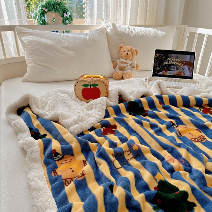 91家纺网 家纺一手货源 找家纺 桃子家居 2025新款A类ins圣诞新年秋冬限定款加厚牛奶绒羊羔绒毛毯多功能毯 绒毛毯-MT圣诞雪人蓝