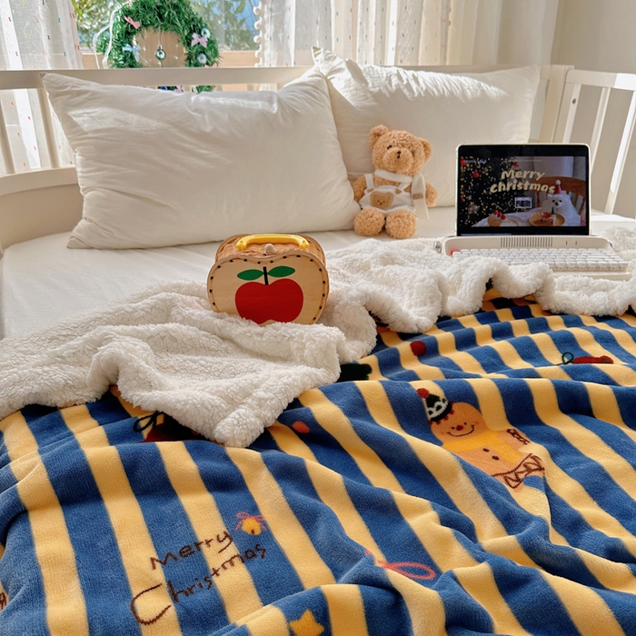 91家纺网 家纺一手货源 找家纺 桃子家居 2025新款A类ins圣诞新年秋冬限定款加厚牛奶绒羊羔绒毛毯多功能毯 绒毛毯-MT圣诞雪人蓝