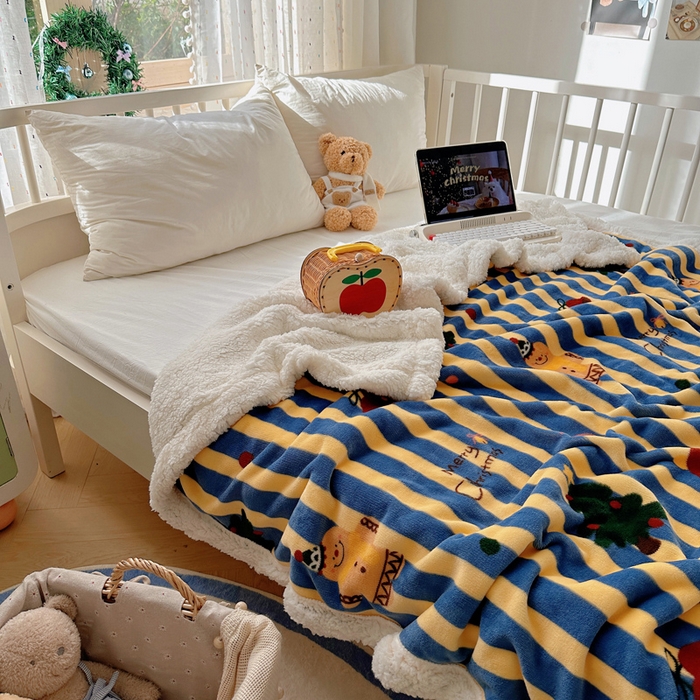 91家纺网 家纺一手货源 找家纺 桃子家居 2025新款A类ins圣诞新年秋冬限定款加厚牛奶绒羊羔绒毛毯多功能毯 绒毛毯-MT圣诞雪人蓝