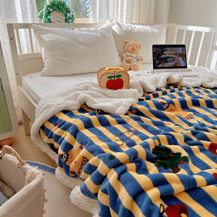 91家纺网 家纺一手货源 找家纺 桃子家居 2025新款A类ins圣诞新年秋冬限定款加厚牛奶绒羊羔绒毛毯多功能毯 绒毛毯-MT圣诞雪人蓝