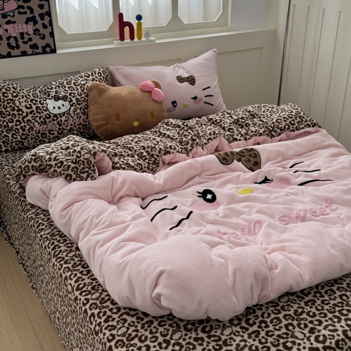 91家纺网 家纺一手货源 找家纺 （总）奈颜 2025新款大版牛奶绒毛巾绣四件套实拍图豹纹猫系列