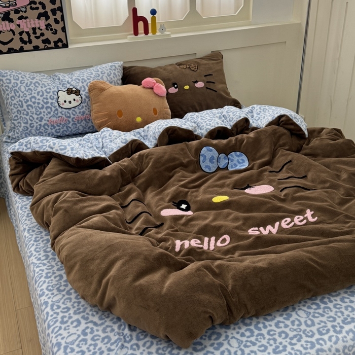 91家纺网 家纺一手货源 找家纺 奈颜 2025新款大版牛奶绒毛巾绣四件套实拍图豹纹猫系列 豹纹猫-蓝