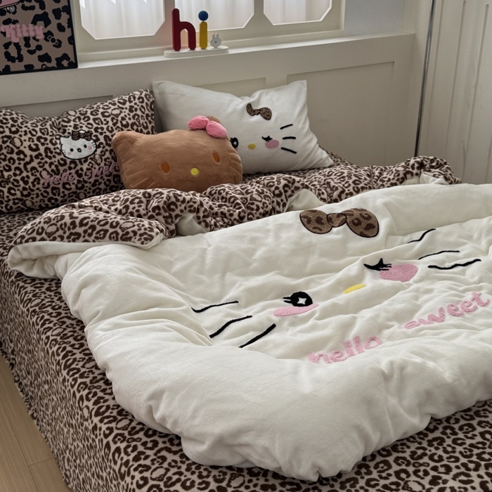 91家纺网 家纺一手货源 找家纺 （总）奈颜 2025新款大版牛奶绒毛巾绣四件套实拍图豹纹猫系列