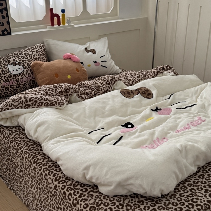 91家纺网 家纺一手货源 找家纺 （总）奈颜 2025新款大版牛奶绒毛巾绣四件套实拍图豹纹猫系列