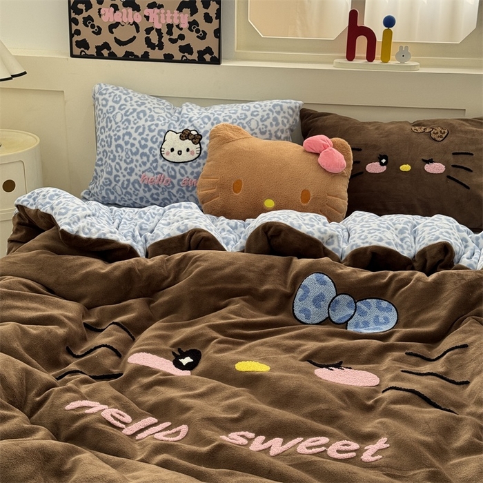 91家纺网 家纺一手货源 找家纺 奈颜 2025新款大版牛奶绒毛巾绣四件套实拍图豹纹猫系列 豹纹猫-蓝