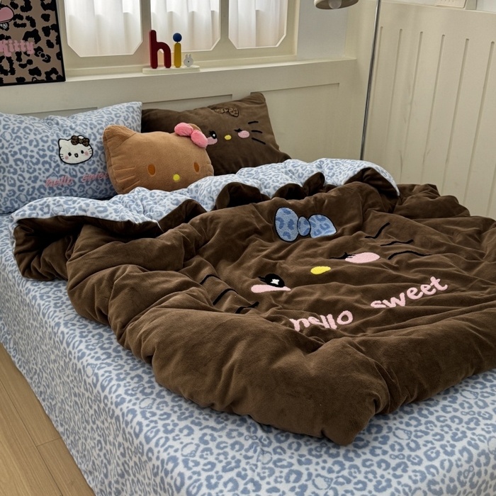 91家纺网 家纺一手货源 找家纺 奈颜 2025新款大版牛奶绒毛巾绣四件套实拍图豹纹猫系列 豹纹猫-蓝