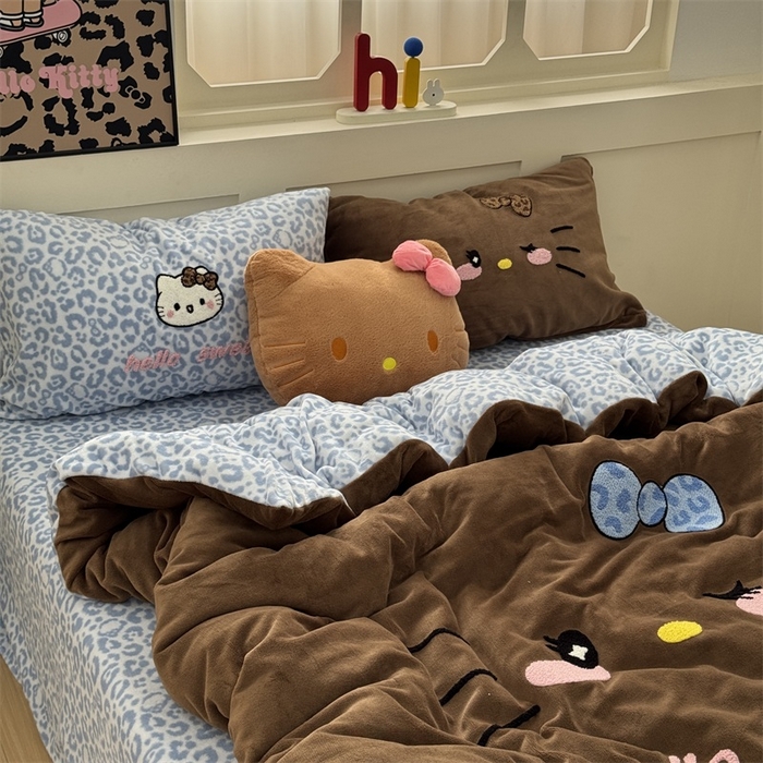 91家纺网 家纺一手货源 找家纺 奈颜 2025新款大版牛奶绒毛巾绣四件套实拍图豹纹猫系列 豹纹猫-蓝