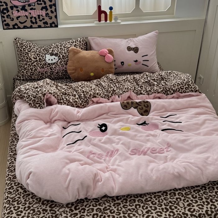 91家纺网 家纺一手货源 找家纺 奈颜 2025新款大版牛奶绒毛巾绣四件套实拍图豹纹猫系列 豹纹猫-粉咖