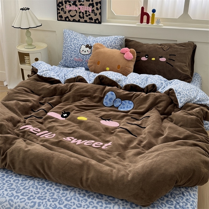 91家纺网 家纺一手货源 找家纺 奈颜 2025新款大版牛奶绒毛巾绣四件套实拍图豹纹猫系列 豹纹猫-蓝