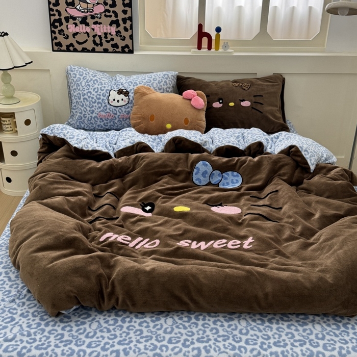 91家纺网 家纺一手货源 找家纺 奈颜 2025新款大版牛奶绒毛巾绣四件套实拍图豹纹猫系列 豹纹猫-蓝