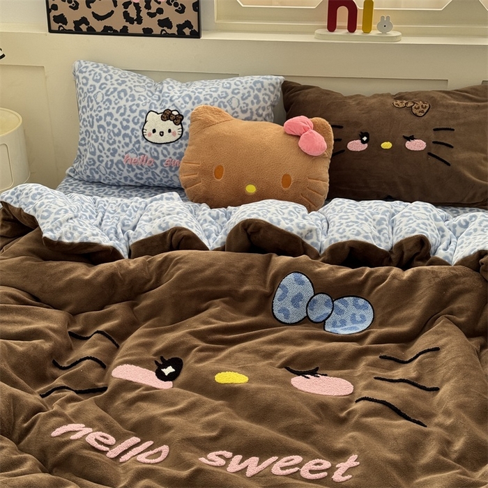 91家纺网 家纺一手货源 找家纺 奈颜 2025新款大版牛奶绒毛巾绣四件套实拍图豹纹猫系列 豹纹猫-蓝