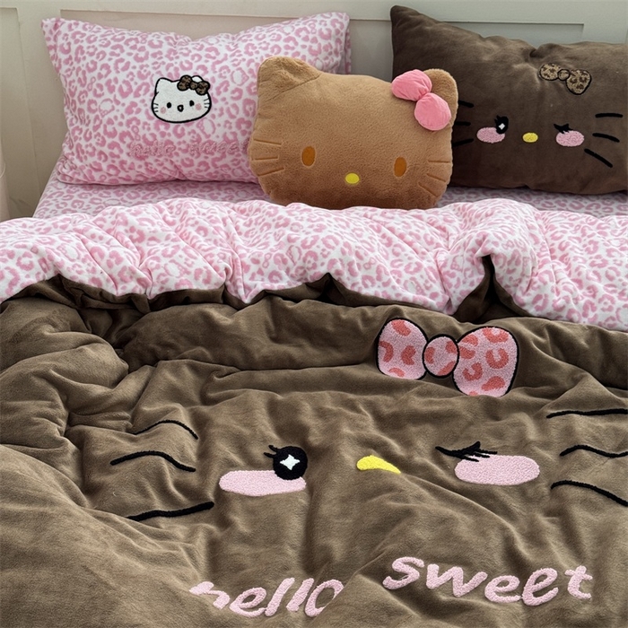 91家纺网 家纺一手货源 找家纺 奈颜 2025新款大版牛奶绒毛巾绣四件套实拍图豹纹猫系列 豹纹猫-粉