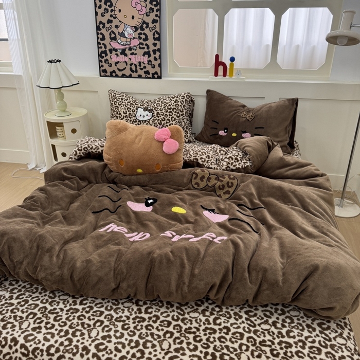 91家纺网 家纺一手货源 找家纺 奈颜 2025新款大版牛奶绒毛巾绣四件套实拍图豹纹猫系列 豹纹猫-咖