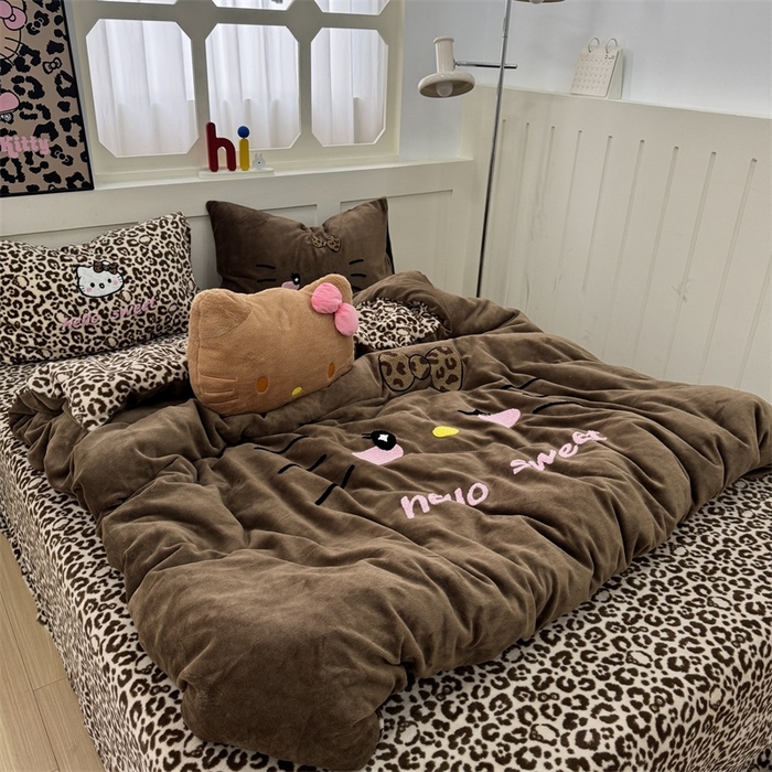 91家纺网 家纺一手货源 找家纺 奈颜 2025新款大版牛奶绒毛巾绣四件套实拍图豹纹猫系列 豹纹猫-咖