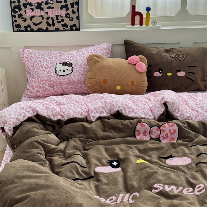 91家纺网 家纺一手货源 找家纺 奈颜 2025新款大版牛奶绒毛巾绣四件套实拍图豹纹猫系列 豹纹猫-粉