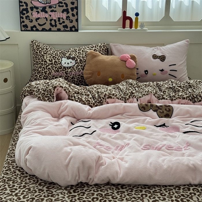 91家纺网 家纺一手货源 找家纺 奈颜 2025新款大版牛奶绒毛巾绣四件套实拍图豹纹猫系列 豹纹猫-粉咖