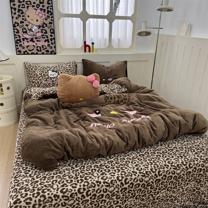 91家纺网 家纺一手货源 找家纺 奈颜 2025新款大版牛奶绒毛巾绣四件套实拍图豹纹猫系列 豹纹猫-咖