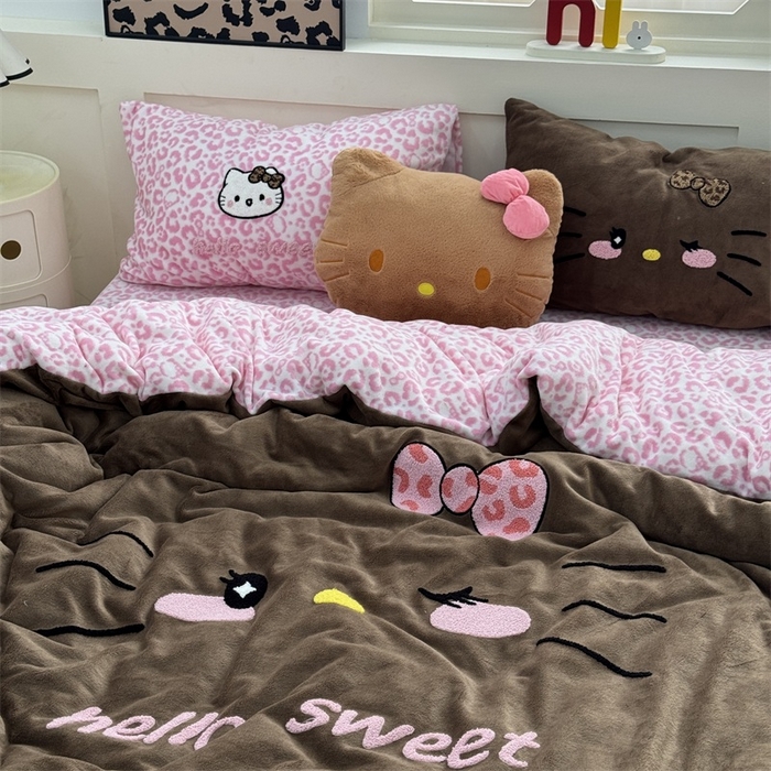 91家纺网 家纺一手货源 找家纺 奈颜 2025新款大版牛奶绒毛巾绣四件套实拍图豹纹猫系列 豹纹猫-粉