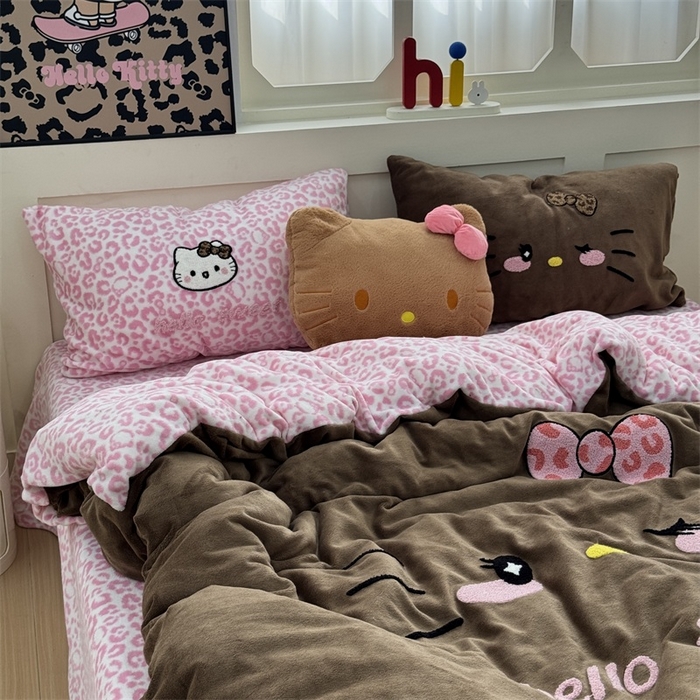 91家纺网 家纺一手货源 找家纺 奈颜 2025新款大版牛奶绒毛巾绣四件套实拍图豹纹猫系列 豹纹猫-粉