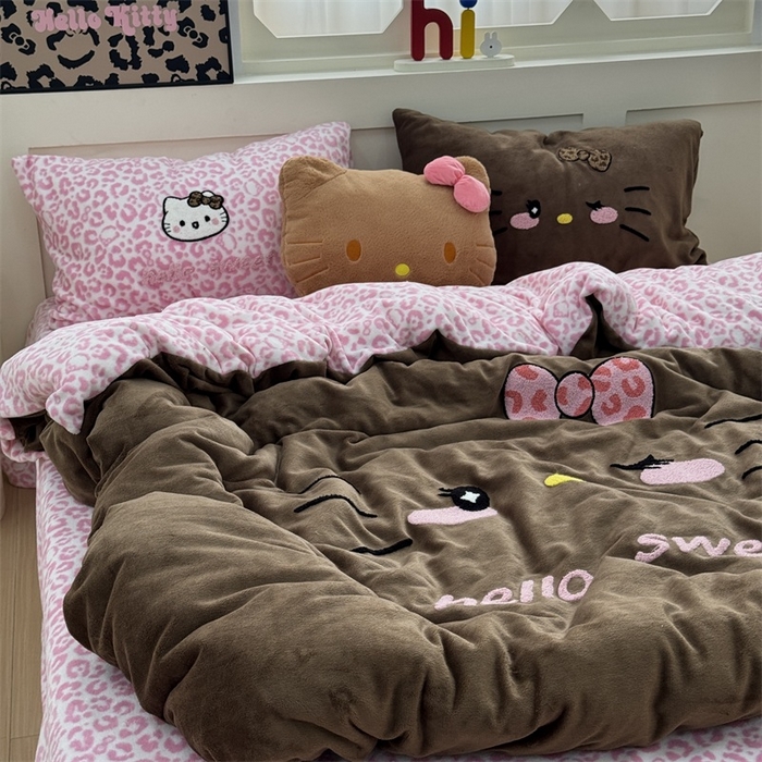 91家纺网 家纺一手货源 找家纺 奈颜 2025新款大版牛奶绒毛巾绣四件套实拍图豹纹猫系列 豹纹猫-粉