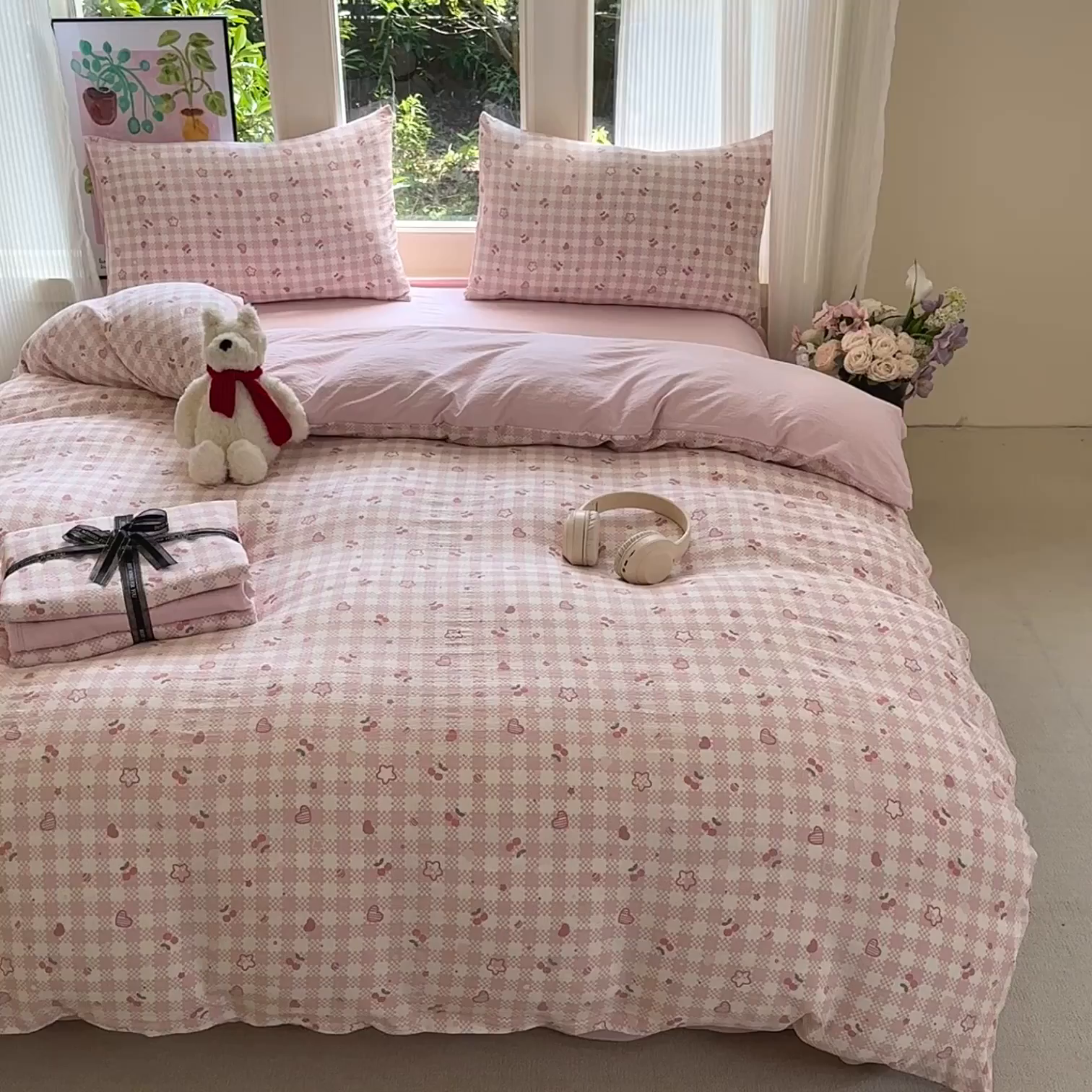 91家纺网 家纺一手货源 找家纺 桔禾家纺 2025新款小清新水洗棉有氧双层纱印花云感木棉皱皱纱四件套 恋爱物语