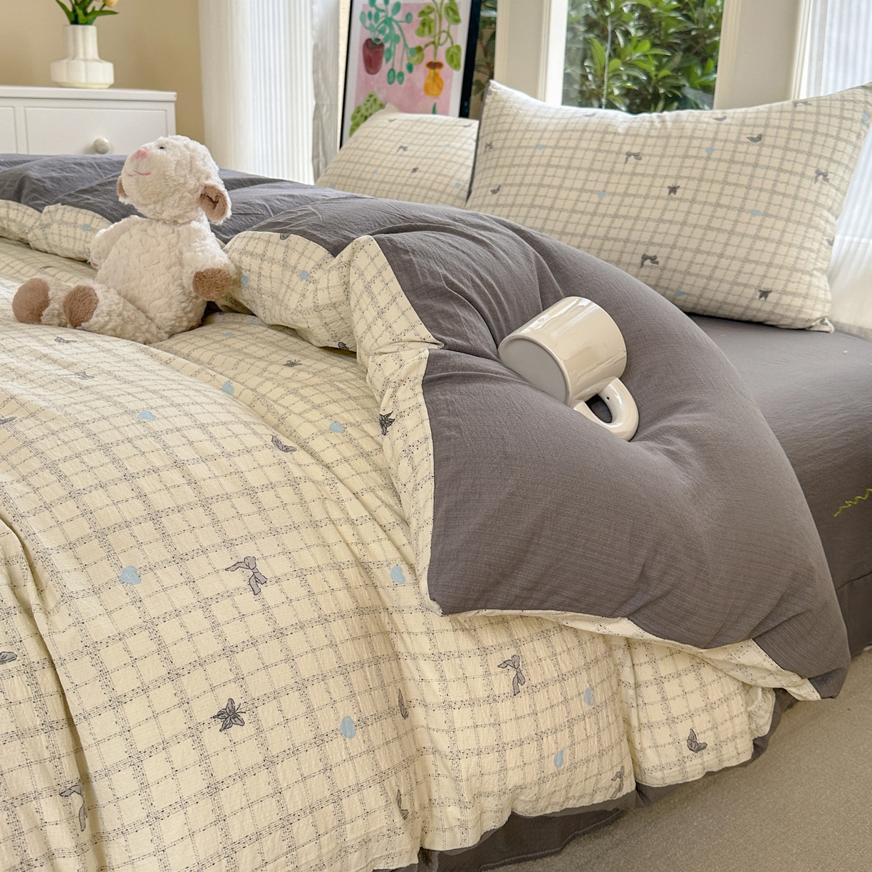 91家纺网 家纺一手货源 找家纺 桔禾家纺 2025新款小清新水洗棉有氧双层纱印花云感木棉皱皱纱四件套 蝶恋