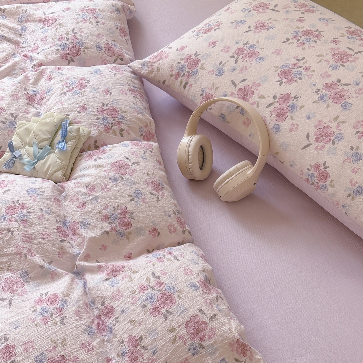 91家纺网 家纺一手货源 找家纺 桔禾家纺 2025新款小清新水洗棉有氧双层纱印花云感木棉皱皱纱四件套 芳华