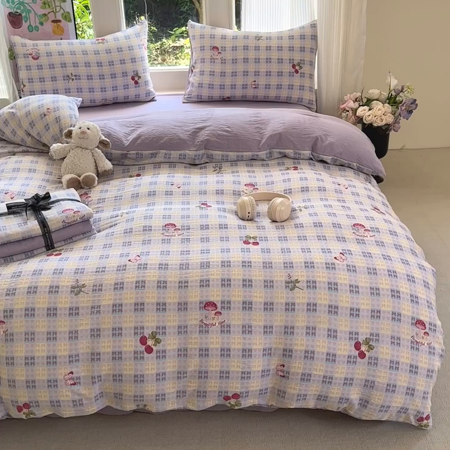 91家纺网 家纺一手货源 找家纺 桔禾家纺 2025新款小清新水洗棉有氧双层纱印花云感木棉皱皱纱四件套 樱桃紫