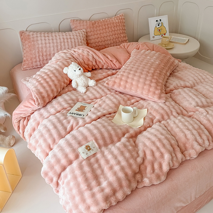 91家纺网 家纺一手货源 找家纺 宜派家纺 2025新款A类简约高克重泡泡兔毛绒四件套 泡泡-玉粉