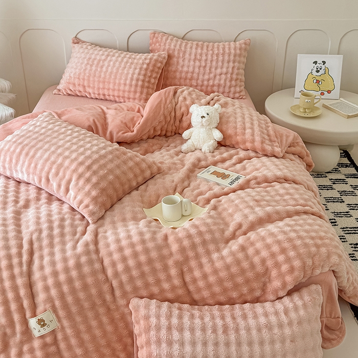 91家纺网 家纺一手货源 找家纺 宜派家纺 2025新款A类简约高克重泡泡兔毛绒四件套 泡泡-玉粉